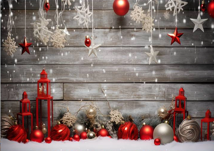 Fond photo représentant  représentant un mur de lattes en bois marron. Il y a es suspensions de décoration de Noël en blanc et rouge. Par terre, il y a des lanternes rouges ainsi que des boules de noël rouges.